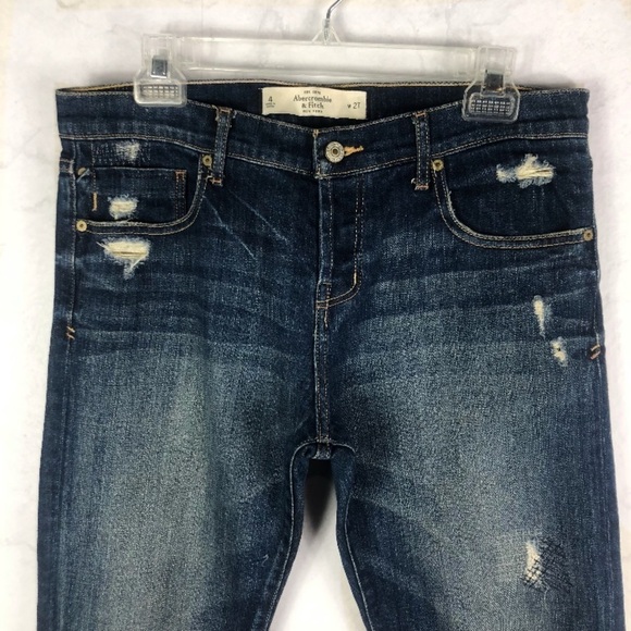 [A&F] Classic Distressed Boyfriend Capri Jeans - Picture 3 of 3